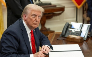 Дональд Трамп підтвердив відновлення постачання зброї в Україну