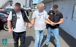 3500-4000 грн за послуги сервісних центрів МВС без черг – у Києві викрили ділка