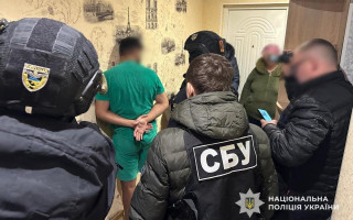 Наживалися на горі – судили шахраїв, які видурили 5 мільйонів у родин військових
