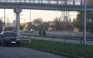 В Киеве почти на год перекроют пешеходный мост через Саперно-Слободскую улицу