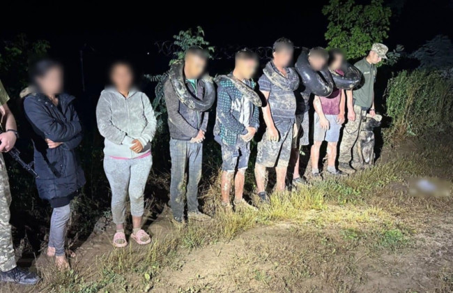 Плавом в ЕС – на Закарпатье задержали пятерых «беглецов» с камерами вместо лодки