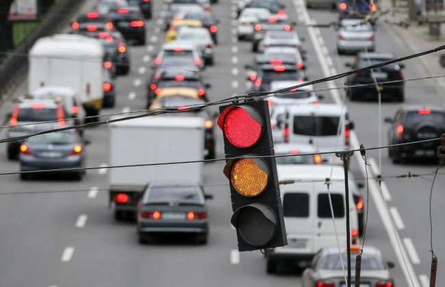 В Киеве перекрыто движение транспорта на ряде улиц — полиция