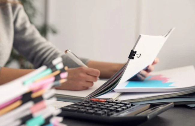 Командировки в зону боевых действий — начисляют ли повышенный оклад работникам местного самоуправления