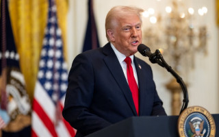 Трамп впервые готовит поставки оружия Украине через президентские полномочия — Reuters