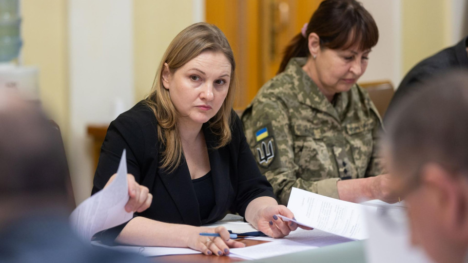 Громадяни РФ та Білорусі не можуть звільнитися з війська, бо з ними підписали контракти на службу як з громадянами України – Військовий омбудсман ініціювала перевірку