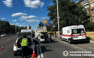 В Киеве маршрутка врезалась в грузовик – пострадали 9 человек
