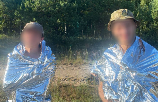 Заблукали в болотах – двоє запоріжців на кордоні викликали рятувальників