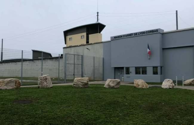 Контрабанда в’язня: у Франції ув’язнений утік із тюрми в сумці співкамерника