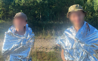 Заблудились в болотах – двое запорожцев на границе вызвали спасателей