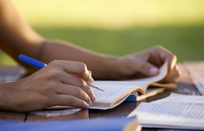 Украина возместит расходы на образование детей, чьи родители пострадали во время Революции Достоинства