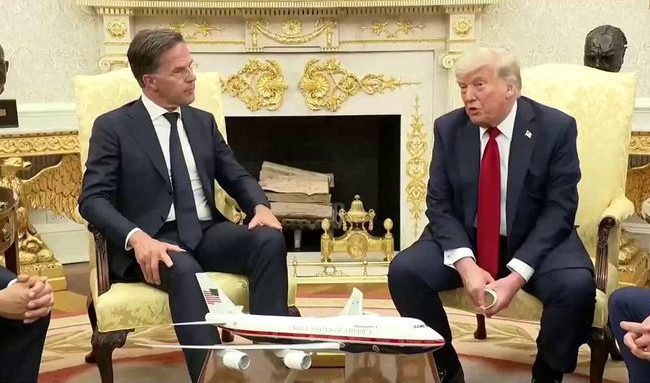 Генсек НАТО: На переговоры россияне пришли с каким-то историком, который начал рассказывать историю РФ с 1250 года