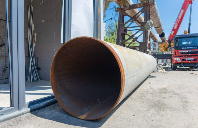 У центрі Києва пошкодження на магістральному водогоні: низка будинків без води