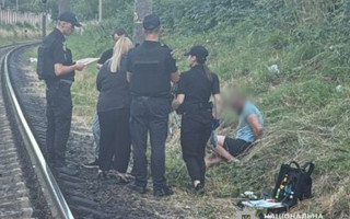 Во Львове мужчина напал на детей и порезал девочку ножницами