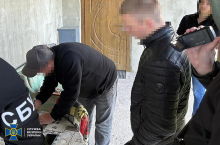 В Житомирской области двое мужчин информировали о местах раздачи повесток