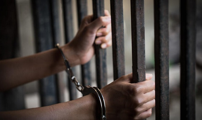 Убил товарища и выбросил тело в чемодане — мужчину из Ровно приговорили к 10 годам за решеткой