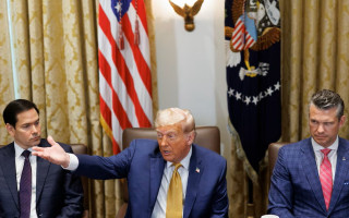 Трамп заявил, что Украина должна давить не только на Москву, но и на Санкт-Петербург