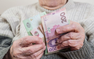 Пенсії в Україні зросли більш ніж на 10%