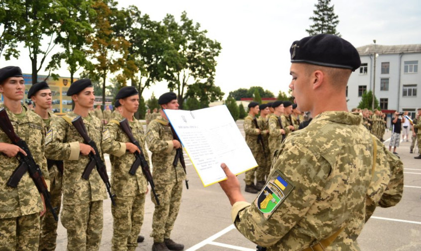Військовослужбовці 18-25 років зможуть навчатися без відриву від служби – депутати розглянуть законопроект