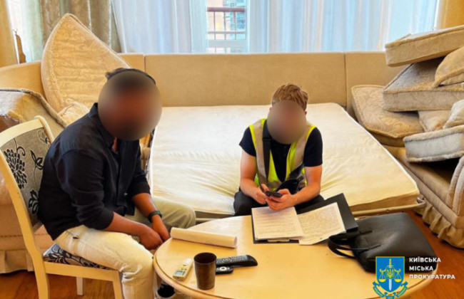 В Киеве разоблачили иностранца, который за $9000 помогал будущим врачам сдать квалификационный экзамен КРОК