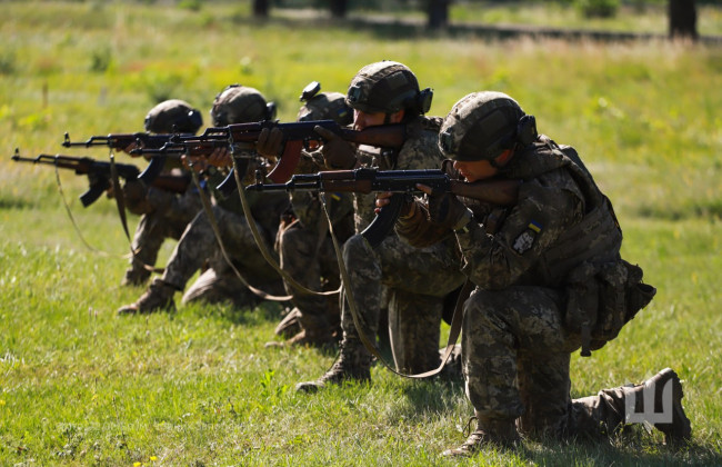 На Черниговщине курсант застрелил двух военных-инструкторов во время учений