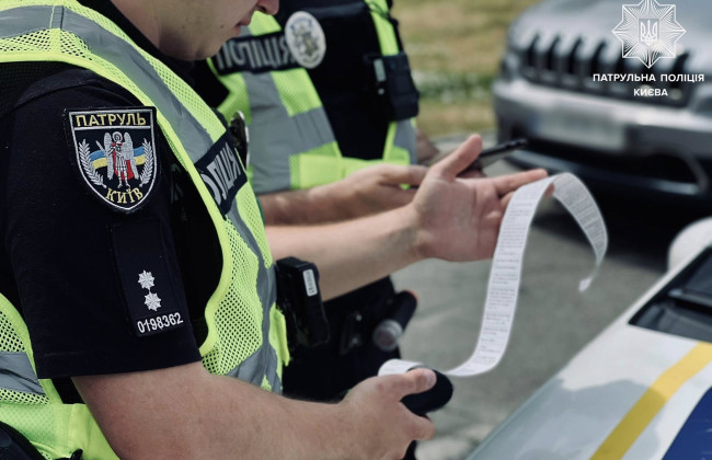 В Киеве патрульные вынесли более 14 тысяч постановлений за нарушение ПДД с начала июля