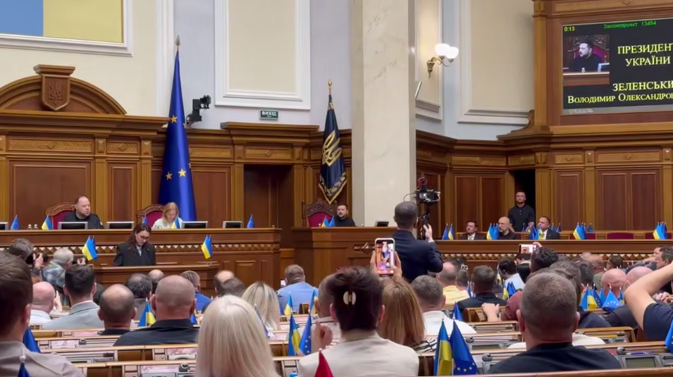 Наші воїни повернуться додому, коли ми переможемо Путіна – Володимир Зеленський відповів на питання щодо кінцевих строків служби