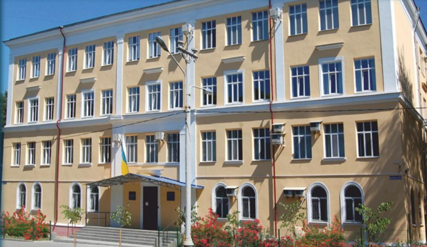 Оклади майже 12 тис грн — Перший апеляційний адмінсуд повідомив про наявність трьох вакантних посад