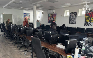 У Києві провели масштабну операцію з ліквідації шахрайських колл-центрів, фото