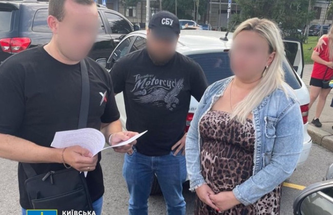 В Киеве задержали чиновницу КГГА и директора КП «Бессарабский рынок» при получении взятки в $25 тысяч