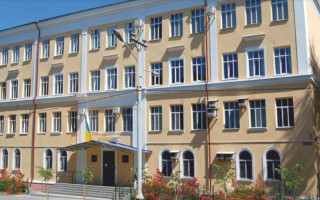 Оклади майже 12 тис грн — Перший апеляційний адмінсуд повідомив про наявність трьох вакантних посад