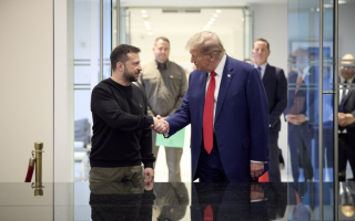 Трамп під час розмови із Зеленським заявив, що Україні потрібно перейти в наступ — WP