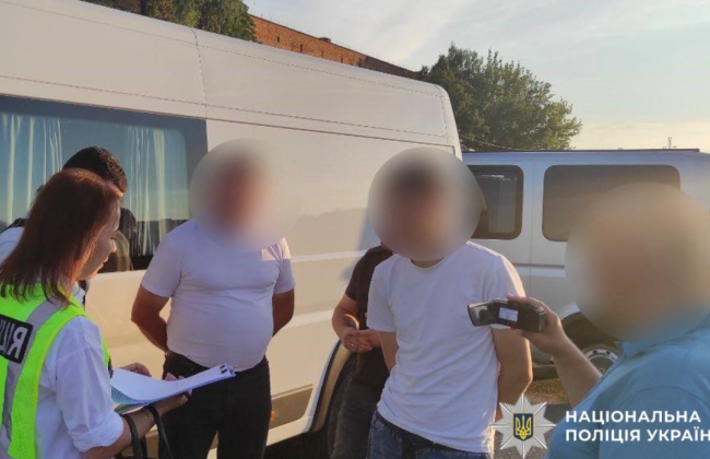 На Вінниччині затримали посадовця залізниці, який вимагав 2000 доларів за «бронювання» від мобілізації