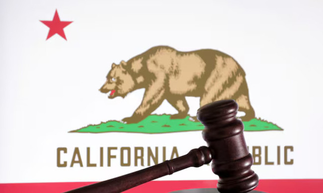 Судебная система Калифорнии примет решение по вопросу использования ИИ в судах