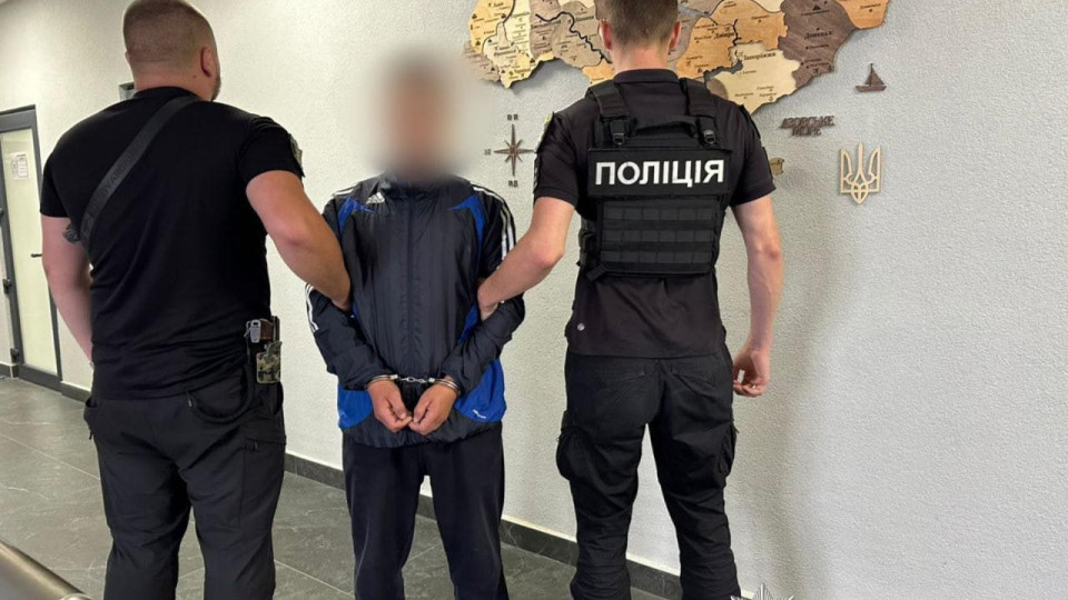 На Закарпатье задержали мужчину, который поджег церковь и оставил оскорбительную надпись о венграх