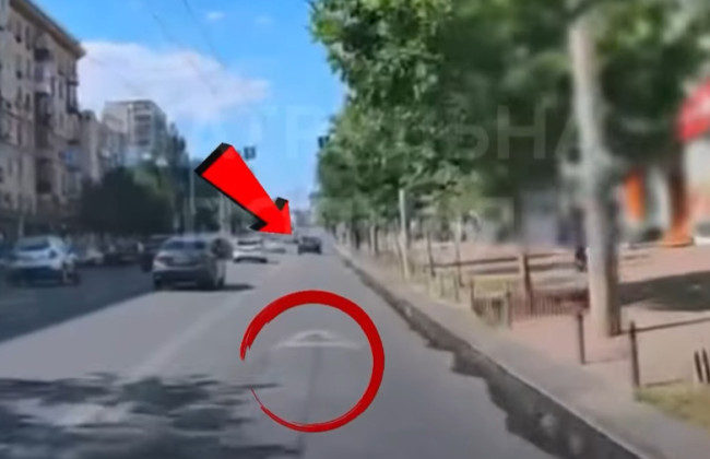 В Киеве наказали водителя, который проехал по полосе для общественного транспорта — видео