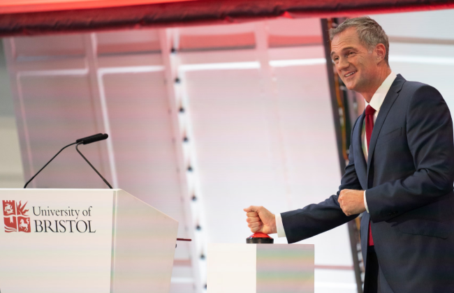 Британия запустила супермощный суперкомпьютер, который поможет выявлять рак кожи и болезни у животных