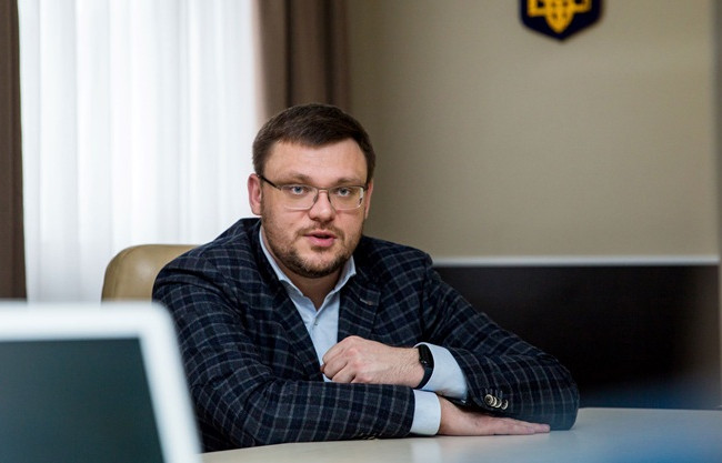В отношении сотрудников НАБУ проводится 70 обысков, а директор НАБУ Семен Кривонос находится в Великобритании — НАБУ