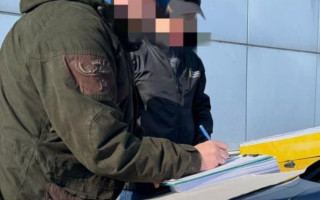 Помогали уклонистам незаконно выезжать за границу — НАБУ и САП завершили расследование по делу судей и адвоката