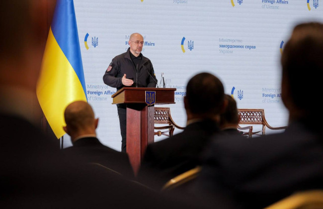 Шмигаль озвучив оборонну стратегію – Україна планує залучити $120 млрд доларів на війну