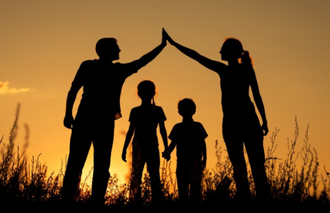 Когда мама и папа могут вместе уйти в отпуск по уходу за детьми — разъяснение