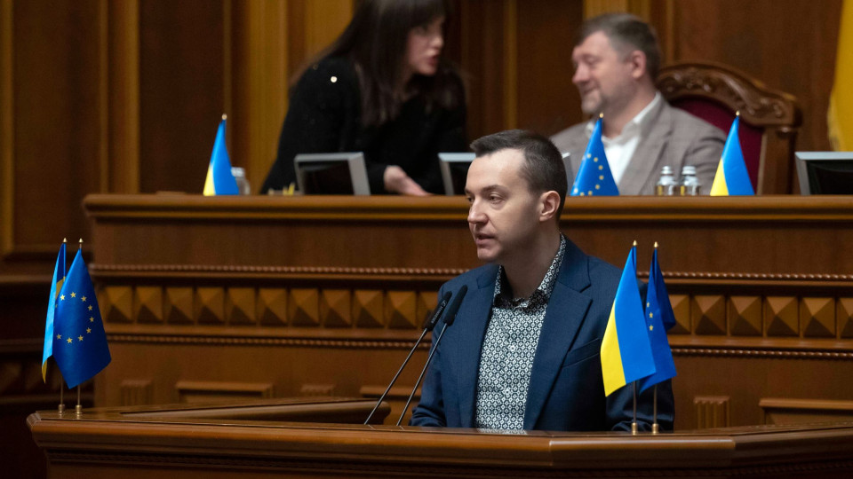 Депутат від «Слуги народу» Сергій Штепа заявив, що під час голосування за закон 12414 «був впевнений, що питання узгоджено з усіма партнерами на найвищому рівні»
