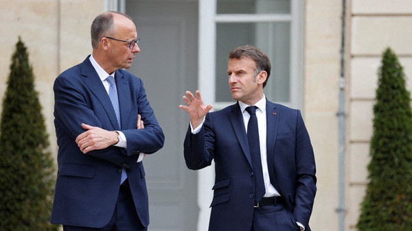 Макрон и Мерц хотят обсудить с Зеленским ситуацию вокруг антикоррупционных органов