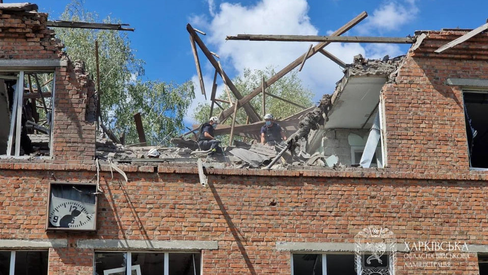 Росія скинула авіабомбу на медзаклад у Харкові