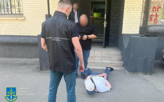 У Києві судитимуть чоловіка, який за 60 тисяч доларів обіцяв переправити двох військовозобов’язаних до Молдови
