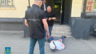 В Киеве будут судить мужчину, который за 60 тысяч долларов обещал переправить двух военнообязанных в Молдову