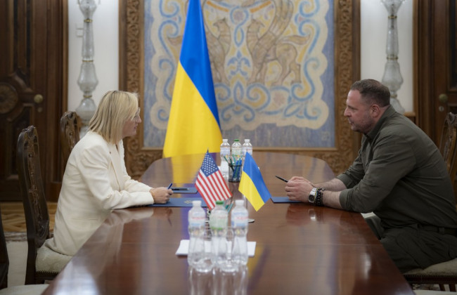 Андрей Ермак провел переговоры с временным поверенным в делах США в Украине Джули Дэвис и послом Германии Мартином Йегером