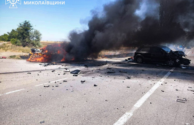 Два человека сгорели в салоне авто: в Николаеве арестовали водителя, устроившего ДТП