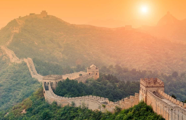 В Китае задержали супругов, продававших кирпичи с Великой Китайской стены