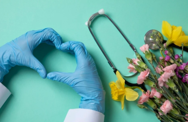 В Украине празднуют День медика и День работника торговли — что еще отмечают 27 июля