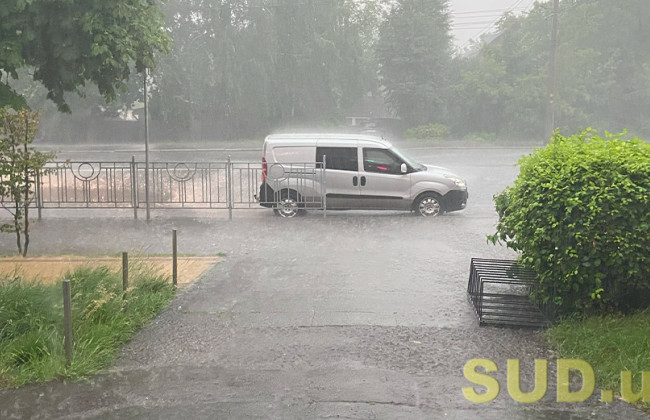 Град и шквалы — жителей Киевщины предупредили об ухудшении погодных условий